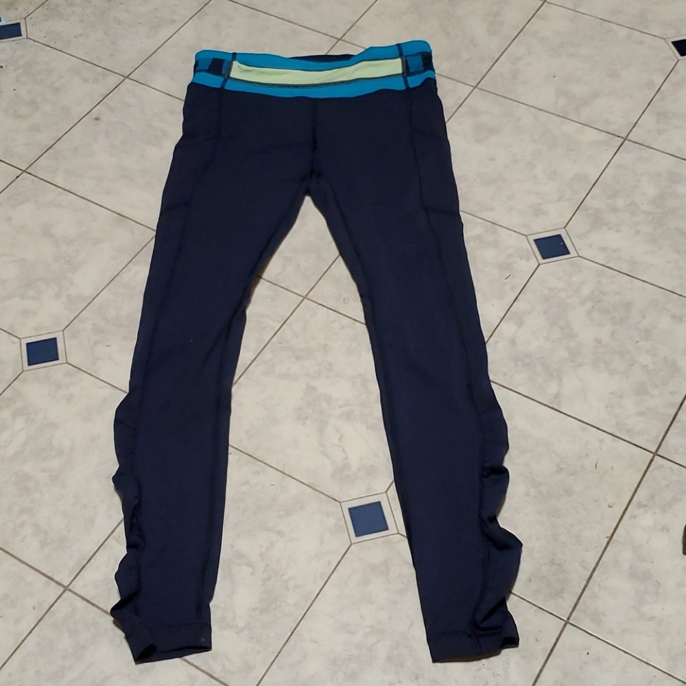 Lululemon Athletica navy yoga pants size 6